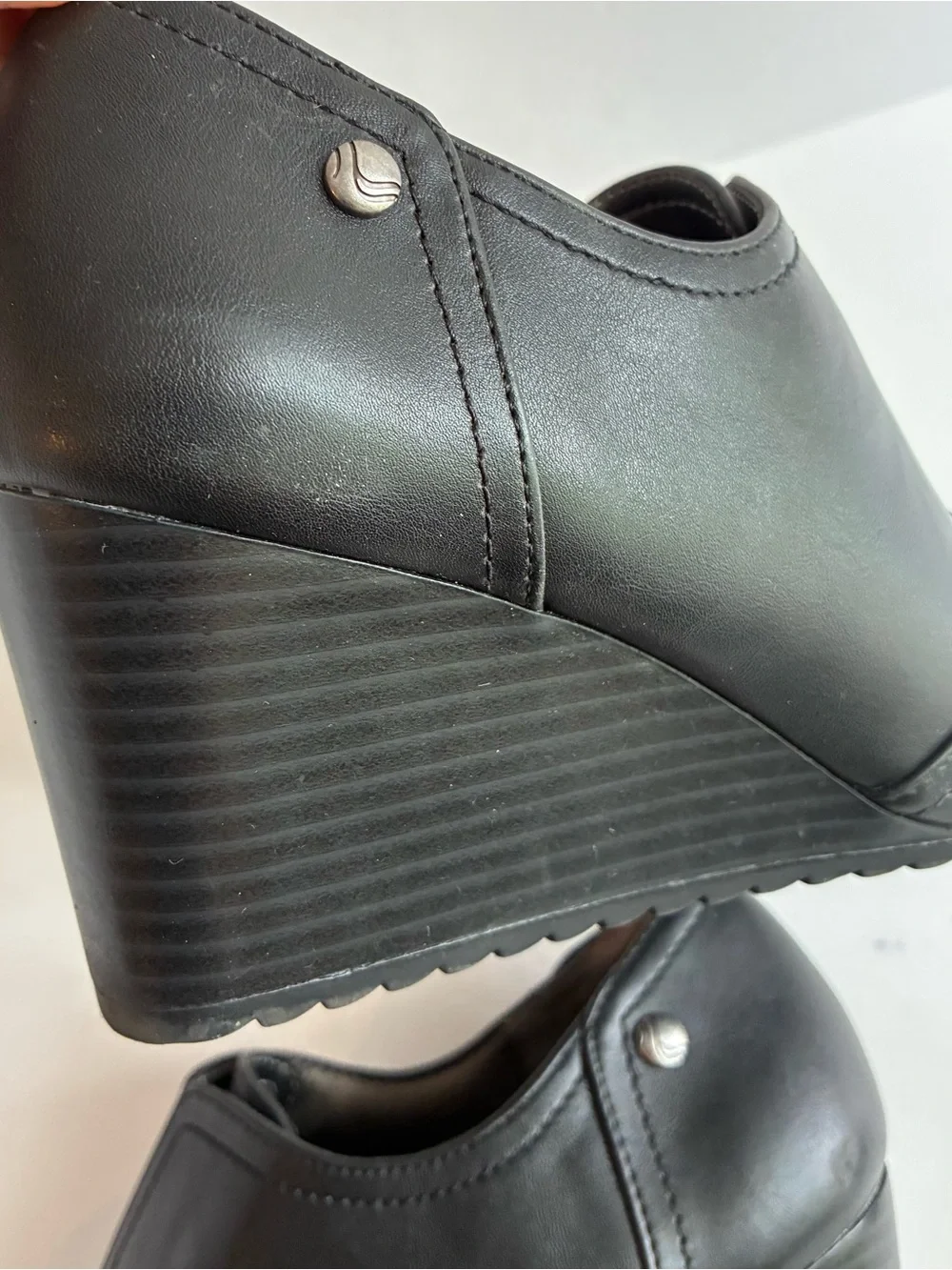 Life Stride Soft System Women’s Size 7 Black Leather Wedge Bootie